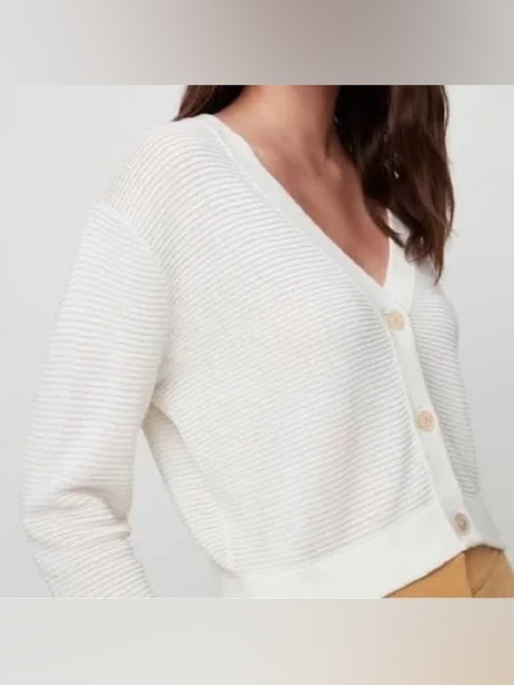 Aritzia Sunday Best Cropped V-Neck Knit Cardigan White / Cream Medium